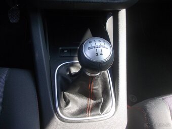Volkswagen Golf, V 1.9TDI 77KW TAŽNÉ ZAŘÍZENÍ - 12