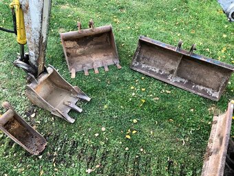 Minibagr, mini bagr, bagřík, nakladač, JCB Perkins - 12