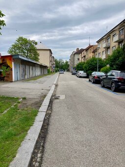 Prodám garáž v Havlíčkově kolonii - 12