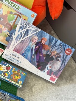Vhodné jako dárek - sada puzzlí, pexeso, tužky - 12