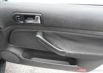 Volkswagen Golf 1,9 TDI 66 kW KLIMA Historie nafta - 12