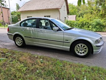 BMW 323i 125kW - 12