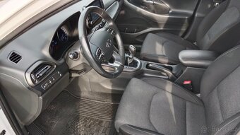 Hyundai i30 1.6 CRDI  ODPOČET DPH - 12