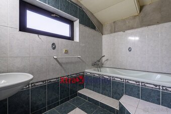 Prodej rodinného domu, 387m2, garáž 50m2, ev.č. 00028 - 12