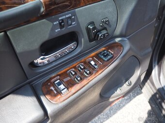 Lincoln Town Car 4.6 klima, kůže, automat - 12