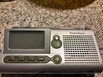 Prodám malý přenosný radio a budik s výklopný displej - - 12