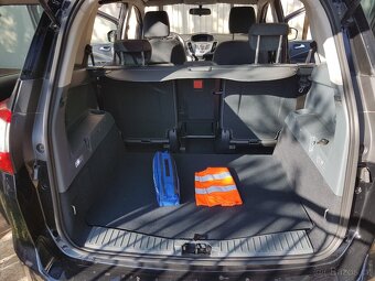 Ford GRAND C MAX - 12