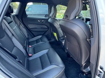 Volvo XC60 2.0B4 R-Design 4x4 ČR - 12