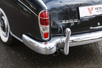 Mercedes-Benz 220S Coupé - 12
