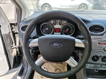 Ford Focus 1.6i 74kw Klima Tažné - 12