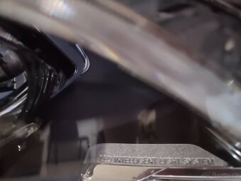 Originální právě přední Led světlo na Mercedes-Benz - 12