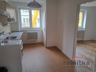 Prodej pěkného bytu 3+1, 69m2, s balkonem, Opava, ul. Polní - 12