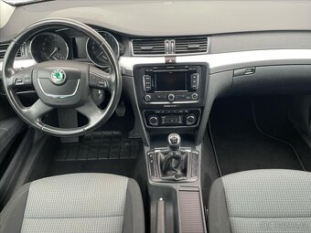 Škoda Superb 1,6 TDi  combi II GreenLine (2012) - 12