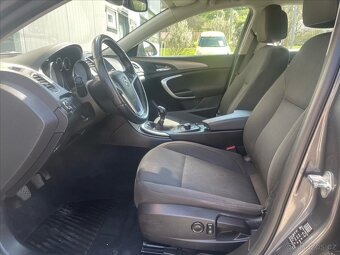 Opel Insignia 2,0 CDTI  Sports Tourer S/S (2010) - 12