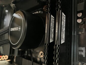 PC FractalDesign RTX3090 32GB DDR4 i5-14500 - 12