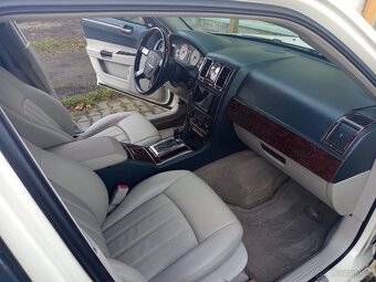 CHRYSLER 300C 5.7HEMI AWD VÝMĚNA MOŽNÁ - 12