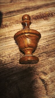 Starožitná dřevěná vitrína. - 12