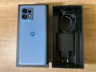 Motorola Edge 40 Pro 256 gb - 12