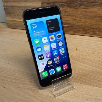 iPhone SE 2020 64GB, černý (12 měsíců záruka) - 12