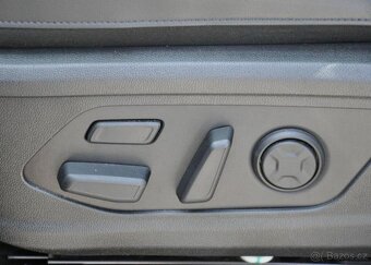 Kia Sorento 2.2CRDi SCR 4X4 8DCT TOP ZÁRUK - 12