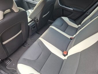 VOLVO V60 2.0D4 120kW R-DESIGN - 12