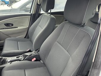 Renault Mégane
1.6 i Parkovací senzory - 12