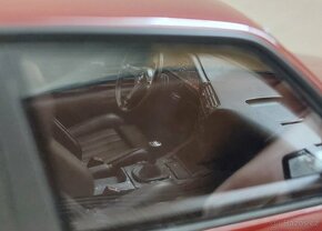 Model BMW 325iS E30, 1:18 Otto Mobile - 12