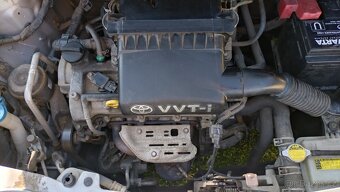 Toyota Yaris 1.3 VTT-i - 12