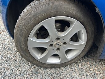Toyota Yaris 1,3 VVT-i 64 KW r.v. 2006 - 12