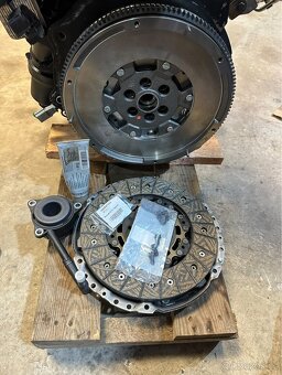 VOLKSWAGEN Golf 5 GTI - 12