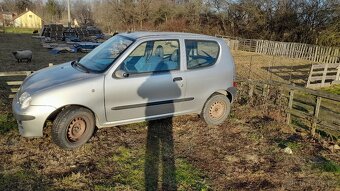 Fiat seicento + druhé na díly - 12