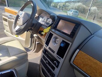 Chrysler towen country 4,0L LPG 2010 - 12