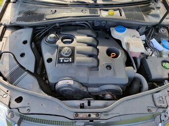 VW Passat 1.9 Tdi  Highline - 12
