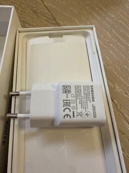 Prodám Samsung S20 FE v atraktivní červené barvě - 12