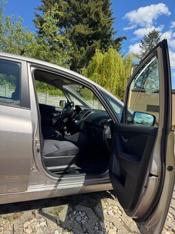 Hyundai ix20 1.4i benzín - 12
