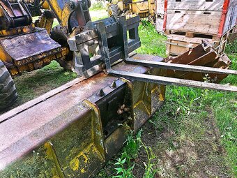 Mecalac 11CX  kloubovy kolovy bagr - 12