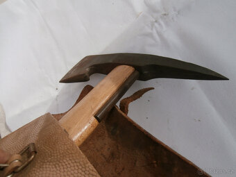 Hasičská sekyrka stará originální za 1.000 kč - 12