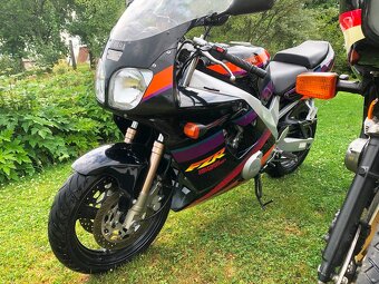 Yamaha FZR, Honda CB-Boldór, Suzuki VZ800, CBR 900RR, ZXR400 - 12