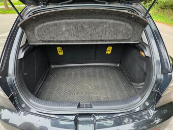 Mazda 3 BK 2009 1.6 - 12