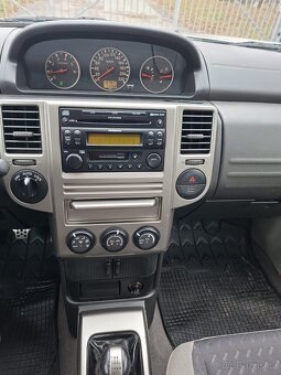 Nissan X-Trail 2.2 dci 100 kw 4x4 - 12