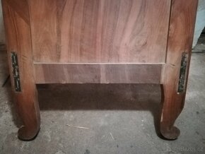 Starožitný nábytek - 12