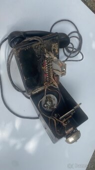 Starý stolni telefon na mince - 12