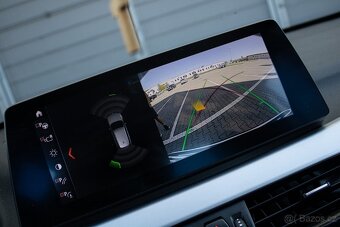 BMW X1 xDrive 20i A/T - 12