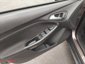 ford focus 2018/5  1.0 benzin 92 kw  1. majitel titanium - 12