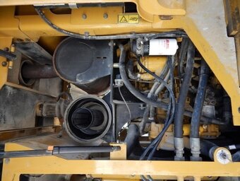 Kolový nakladač CAT 924G - 12