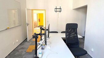 Pronájem kancelářského celku 134m2 v centru města - 12