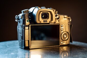 Panasonic GH5 s přislušenstvím - 12