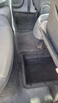 Ford Focus C-Max 2009 1,8 b - 12