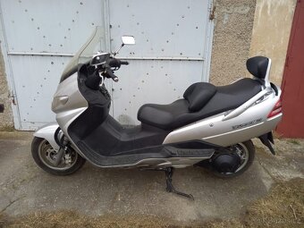 Suzuki Burgman 250 - 12