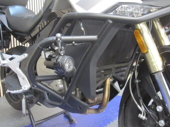 CFMOTO 650MT Premium - 12